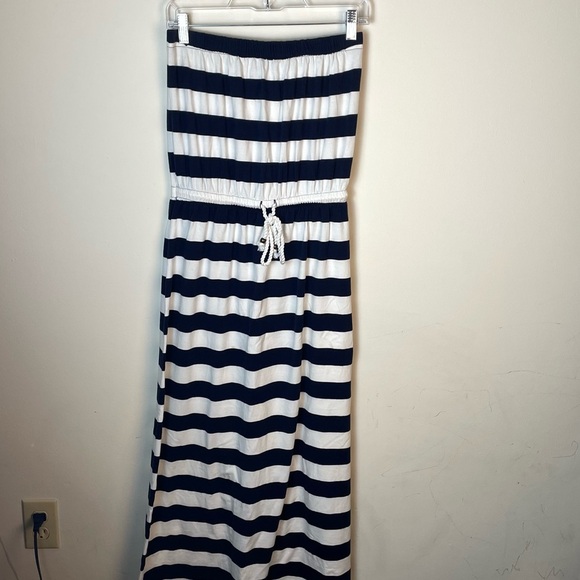 Old Navy Blue And White Striped Strapless Maxi Dress Size S - Picture 2 of 9